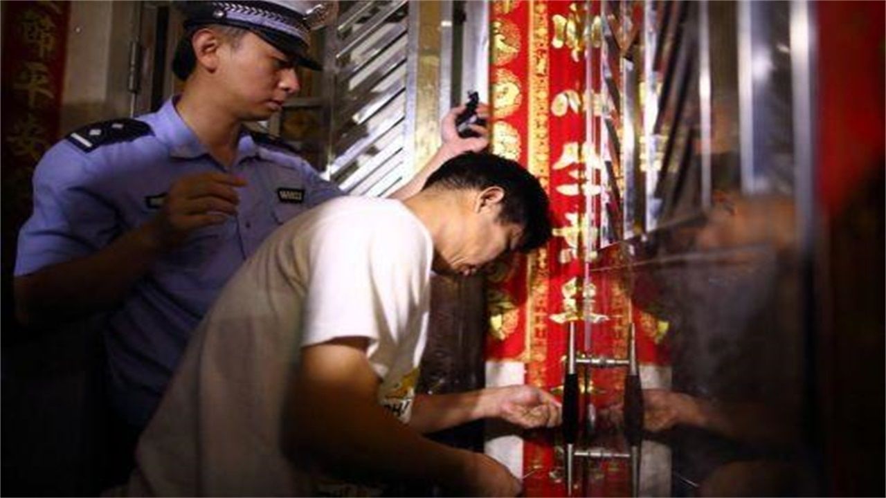 景德镇请开锁师傅开了锁后，师傅